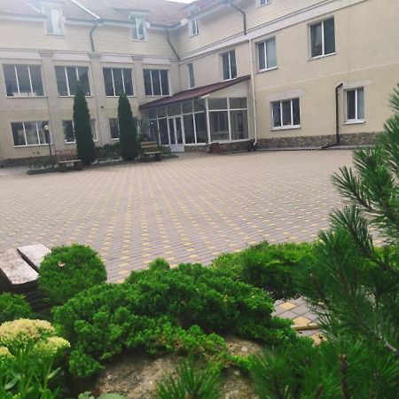 Zhyttedar Ulanov 外观 照片