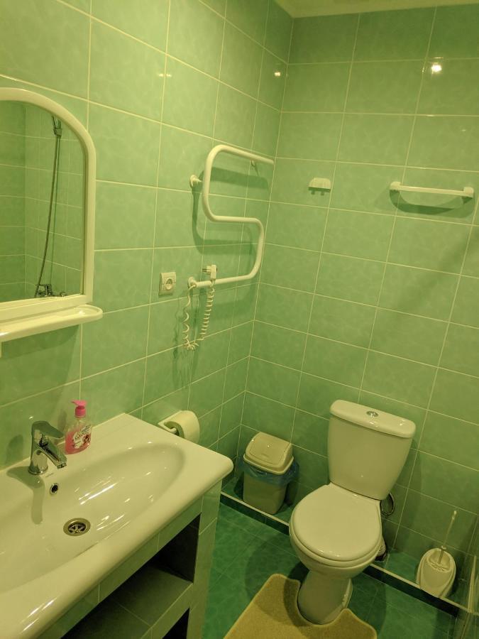 Zhyttedar Ulanov 外观 照片