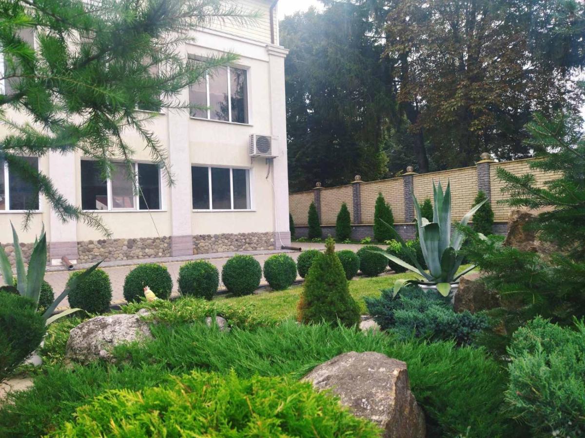 Zhyttedar Ulanov 外观 照片