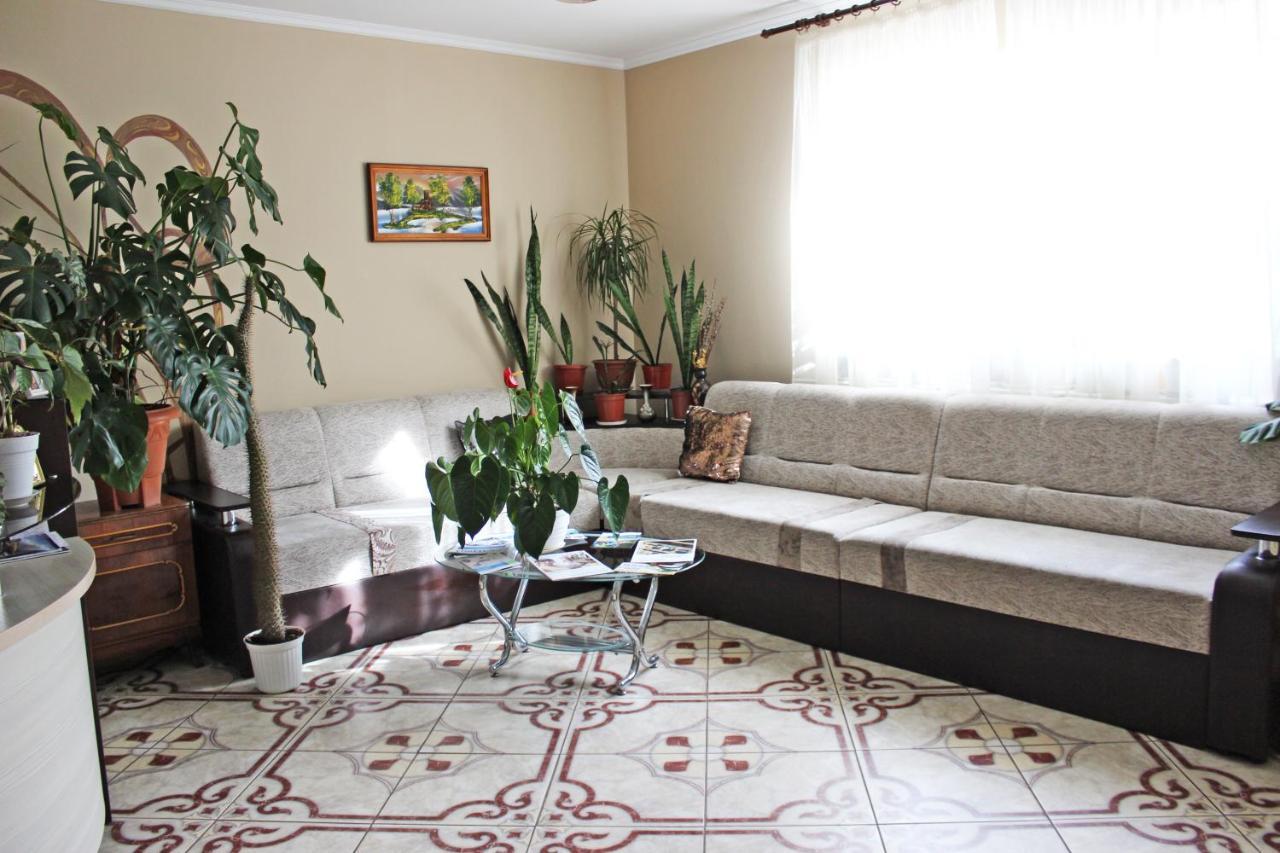 Zhyttedar Ulanov 外观 照片